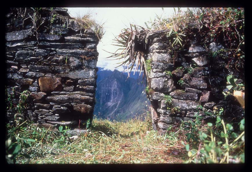 Inca building at Llactapata facing Machu Picchu